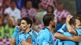 I giocatori spagnoli festeggiano la rete contro la Croazia che ha garantito loro l'accesso ai quarti di finale