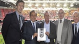 Cruyff 'proud' to receive UEFA President's Award