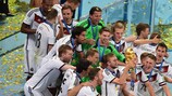 Los jugadores de Alemania celebran el título