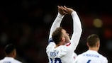 Wayne Rooney pode, este domingo, fazer história pela Inglaterra