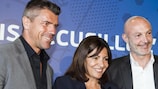 Paris mayor Anne Hidalgo and former France players Grégory Coupet (left) and Frank Leboeuf