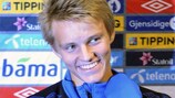 Martin Ødegaard, ici âgé de 15 ans, avant son premier match pour la Norvège