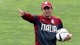 Antonio Conte guida l'allenamento dell'Italia