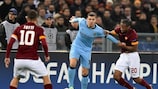 Edin Džeko demostró sus habilidades ante la Roma la pasada temporada