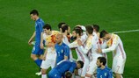 Los jugadores de España celebran el gol de Aritz Aduriz ante Italia