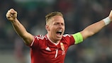 Balázs Dzsudzsák celebra la victoria de Hungría sobre Noruega en los play-offs