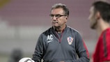Le sélectionneur croate Ante Čačić dirige ses troupes