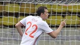 Artem Dzyuba festeja o primeiro golo no empate a um no amigável frente à Sérvia