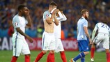 O desalento inglês após a derrota com a Islândia