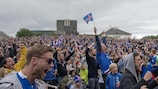 Les supporters islandais savourent