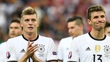 Toni Kroos et Thomas Müller après le nul contre la Pologne