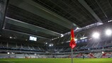 O relvado do Stade Pierre-Mauroy sofreu estragos irreparáveis devido às más condições atmosféricas.