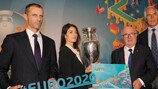 Von links nach rechts: UEFA-Präsident Aleksander Čeferin, Roms Bürgermeisterin Virginia Raggi, FIGC-Präsident Carlo Tavecchio und Giovanni Malago, Präsident des Italienischen Olympischen Komitees