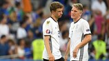 Thomas Müller y Bastian Schweinsteiger tras el partido en Marsella
