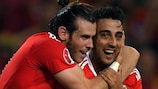 Gareth Bale e Neil Taylor: Juntos, mais fortes.