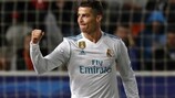 Cristiano Ronaldo fête son doublé sur la pelouse de l'APOEL