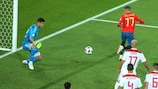 Iago Aspas de tacón marcó el gol de la victoria de España