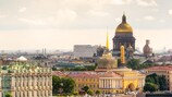 Saint Petersburg visto a partir das margens do rio Neva