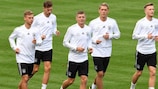 Сборная Германии готовится к матчу с чемпионами мира