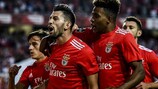 Pizzi e Gedson, em grande forma no Benfica neste arranque de temporada, são duas das novidades da convocatória de Fernando Santos