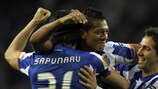 Die Spieler des FC Porto feiern den Einzug in die nächste Runde