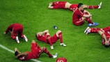 Ivica Olić entre os derrotados jogadores do Bayern
