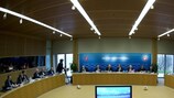 Das UEFA-Exekutivkomitee bei einem Treffen in Nyon