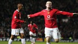 Wayne Rooney firma una tripletta all'esordio europeo con il Manchester United nel 2004