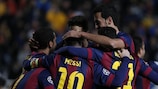 Lionel Messi sommerso dai compagni