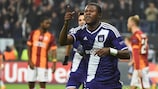 Chancel Mbemba marcó los dos goles del Anderlecht ante el Galatasaray
