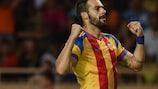 Álvaro Negredo festeggia il vantaggio del Valencia