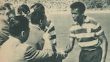 Mascarenhas, avançado do Sporting, antes do início da final da Taça de Portugal de 1963