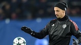 Zlatan Ibrahimović jugó con el Manchester United contra el Basilea el miércoles