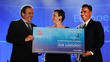 UEFA-Wohltätigkeitsscheck an Stiftung Stefano Borgonovo