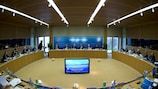 Il y a huit sièges à pourvoir au Comité exécutif de l'UEFA