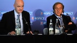 Gianni Infantino e Michel Platini falam à comunicação social na manhã desta sexta-feira
