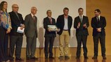 André Seabra recibiendo el premio de parte del gobierno portugués