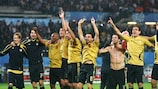 Spain players hail their fans after victory over Russia
