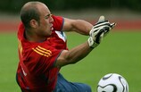 Pepe Reina's role as Spain's back-up keeper is crucial according to his father Miguel
