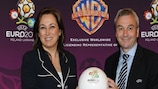 Pilar Zulueta (Warner Bros. Consumer Products) en compagnie de David Taylor (UEFA Events SA)