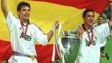 Fernando Morientes (à esquerda) festeja com Raúl González a conquista de uma das três UEFA Champions League que venceu