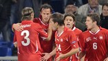Los jugadores de Suiza celebran el segundo de sus cuatro goles ante Gales