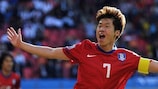 Ji-Sung Park (Corea del Sur) celebra el segundo gol de su selección