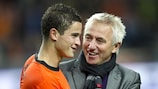 Bert van Marwijk llevará a Holanda a la fase final de la UEFA EURO 2012