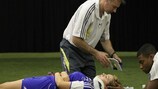 Una demostración práctica es parte del Programa de Educación Médica de Fútbol de la UEFA