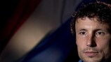 Van Bommel dá voz à causa da Holanda
