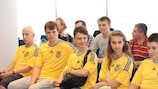 Дети из Украины и Беларуси перед матчем в Киеве