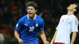 Riccardo Montolivo faz a festa depois de dar vantagem à Itália diante da Dinamarca