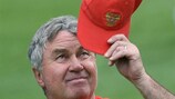 Guus Hiddink will combine the Russia and Chelsea jobs