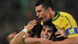 Kapitän Lucio feiert mit seinen brasilianischen Teamkollegen den Einzug ins WM-Viertelfinale